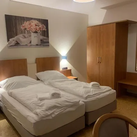 Πανσιόν Goldne Krone *