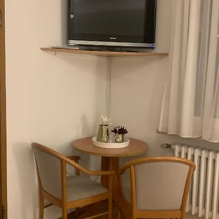 Goldne Krone Gasthof *