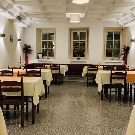 Goldne Krone Hotel
