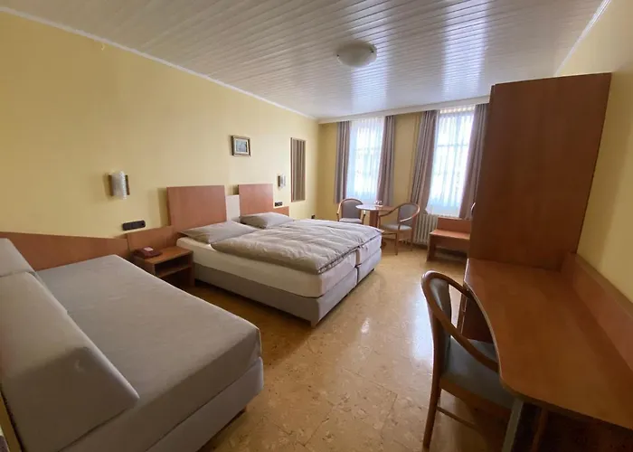 Goldne Krone Πανσιόν *