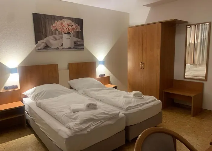 Πανσιόν Goldne Krone *