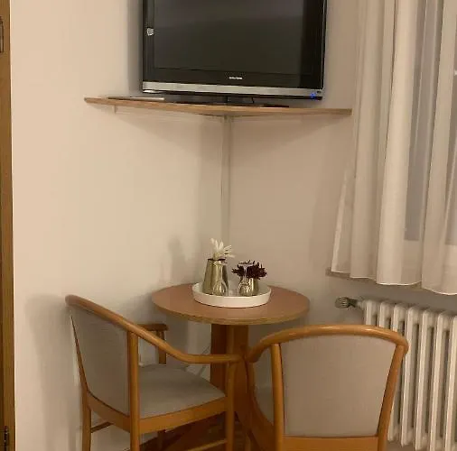 Goldne Krone Πανσιόν *